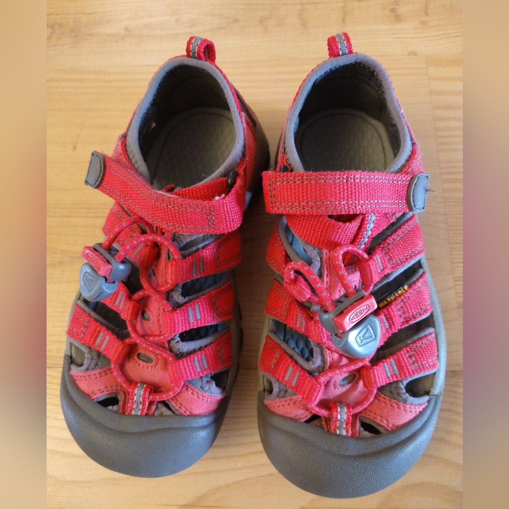 Kid's Keens sz 12 very clean